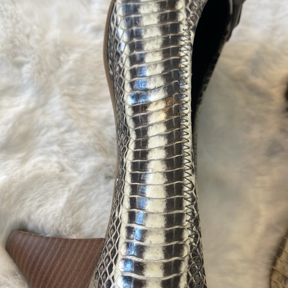 B Makowsky Heels - Picture 13 of 13